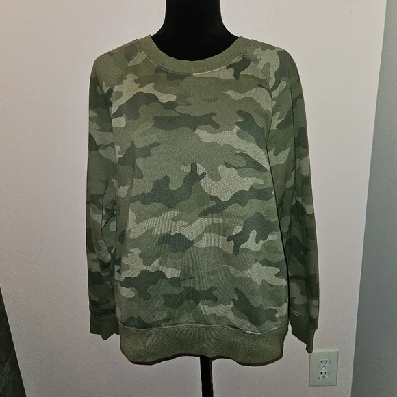 Old Navy Camo Sweatshirt - Size XL💚 - Picture 2 of 7